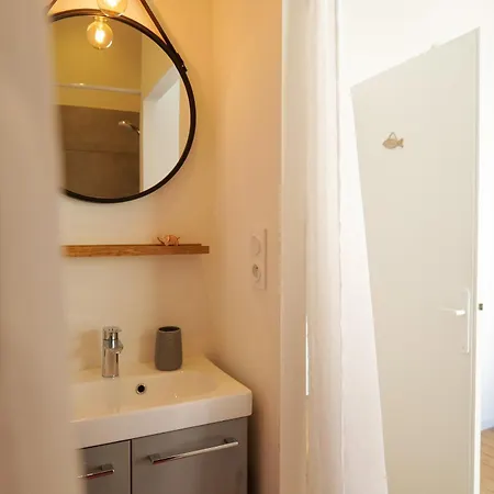 Дом отдыха Jolie Maison A Etage Vue Chenal, Quartier La Chaume - 5 Personnes Ле-Сабль-д’Олон
