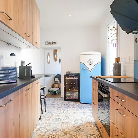 Jolie Maison A Etage Vue Chenal, Quartier La Chaume - 5 Personnes Дом отдыха *