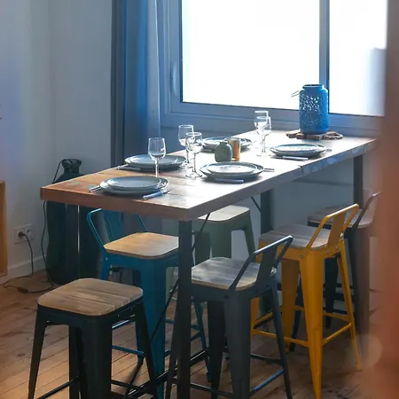 Jolie Maison A Etage Vue Chenal, Quartier La Chaume - 5 Personnes