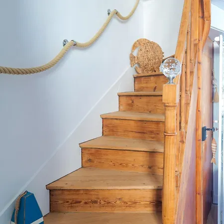 Jolie Maison A Etage Vue Chenal, Quartier La Chaume - 5 Personnes *